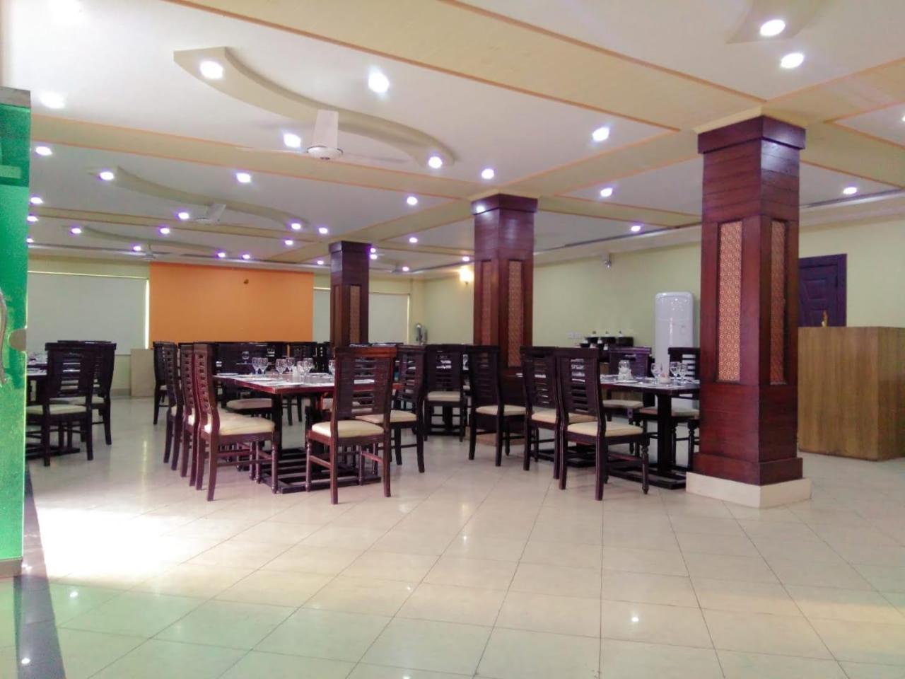 Hotel Crown Inn Multan Exterior foto