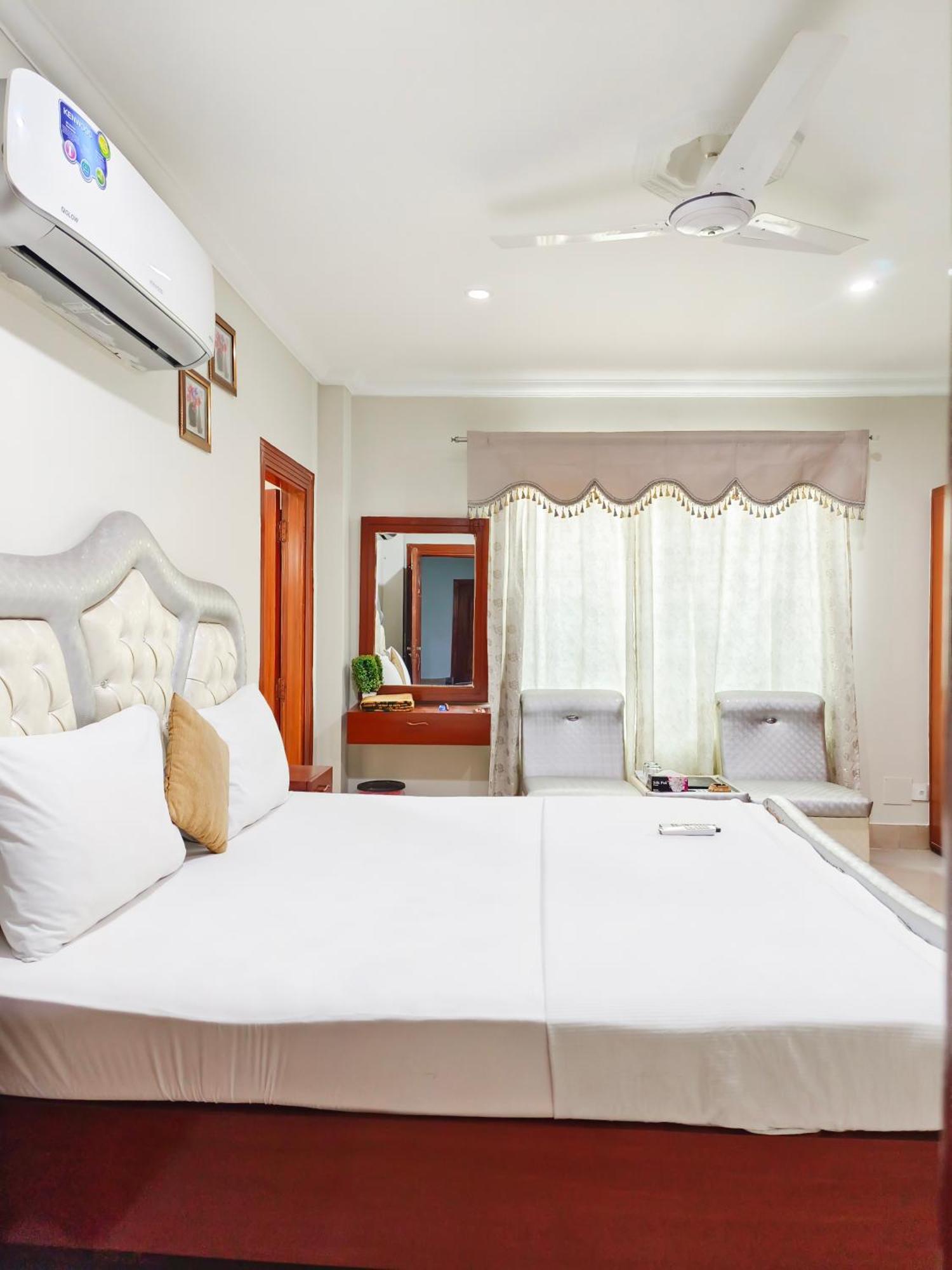 Hotel Crown Inn Multan Exterior foto