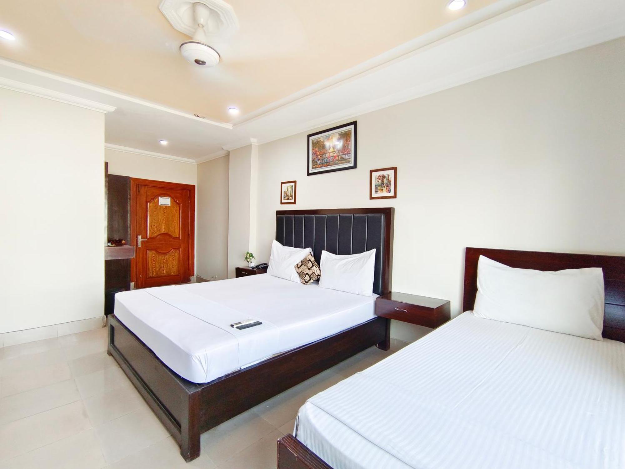 Hotel Crown Inn Multan Exterior foto