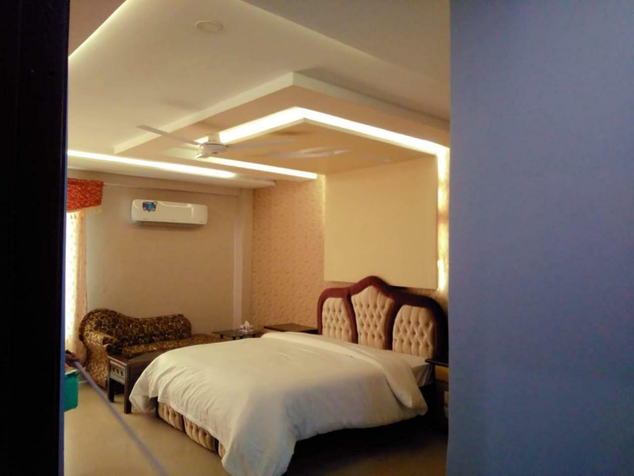 Hotel Crown Inn Multan Exterior foto