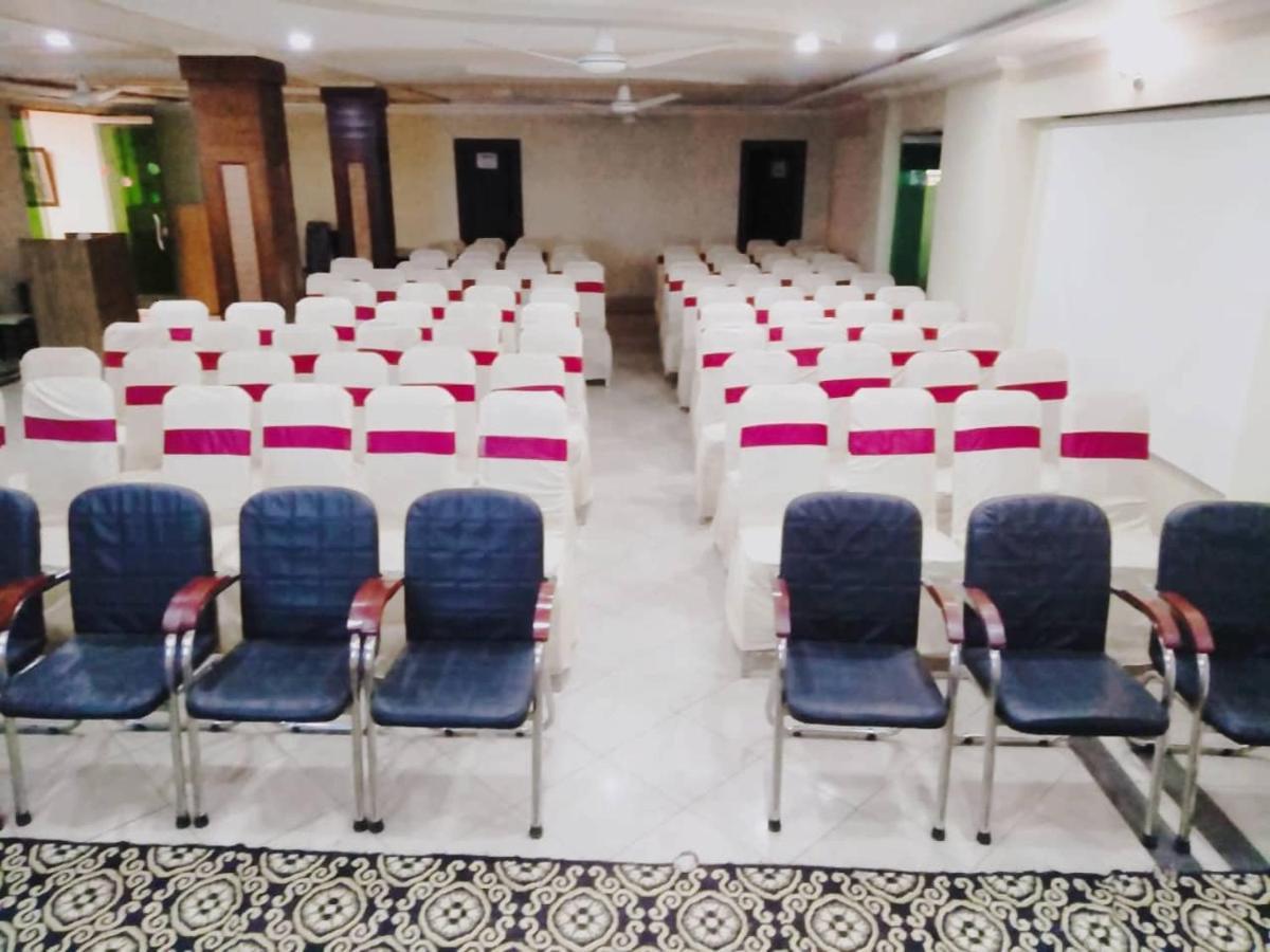 Hotel Crown Inn Multan Exterior foto